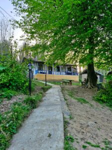 خانه مسافر – اقامتگاه فانوس