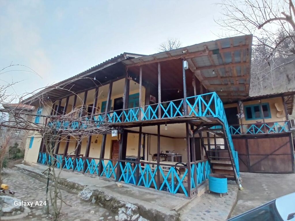 کلبه خوش نشین