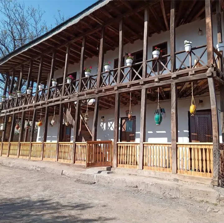 خانه مسافر – خانه سنتی ننه خاور در روستای شهران ؛ اقامت در فضایی آرام و صمیمی