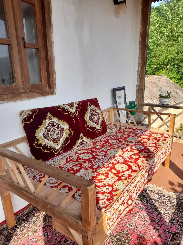 خانه سنتی ننه خاور