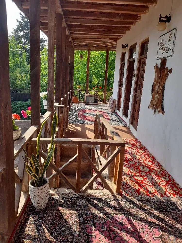 خانه سنتی ننه خاور