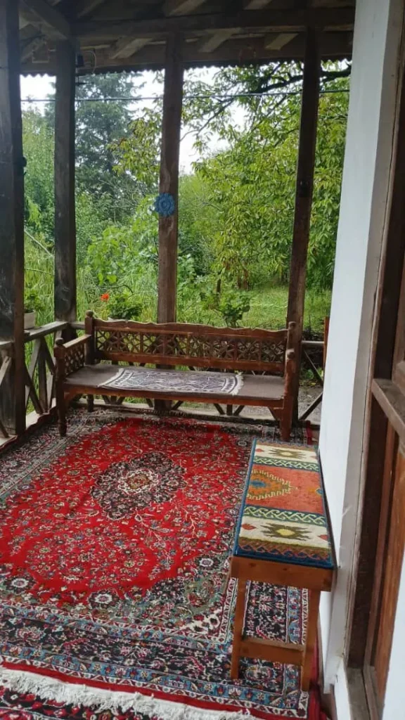 خانه سنتی ننه خاور