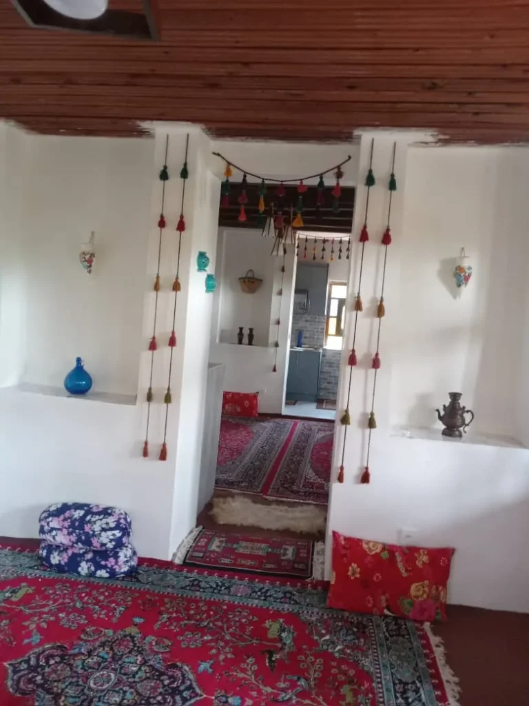 خانه سنتی ننه خاور