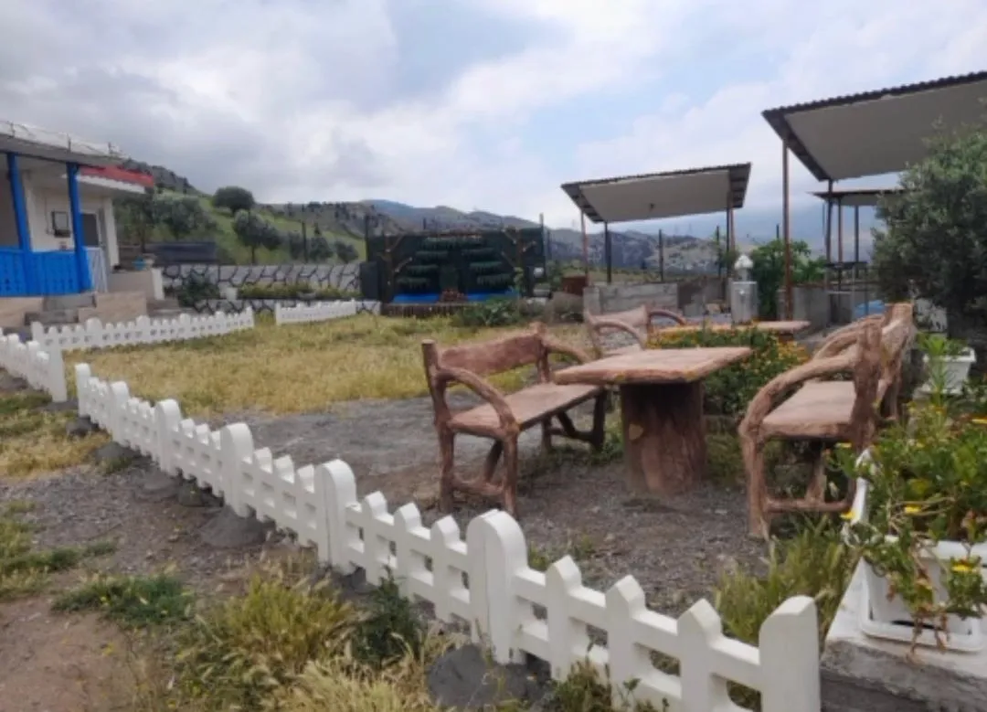 خانه مسافر – رزرو اقامتگاه ماهان در رودبار | اقامت راحت برای خانواده‌های پرجمعیت