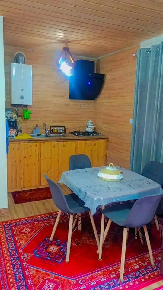 کلبه سویسی موشنگاه