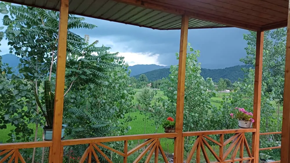 کلبه چوبی تراس دار ماسال