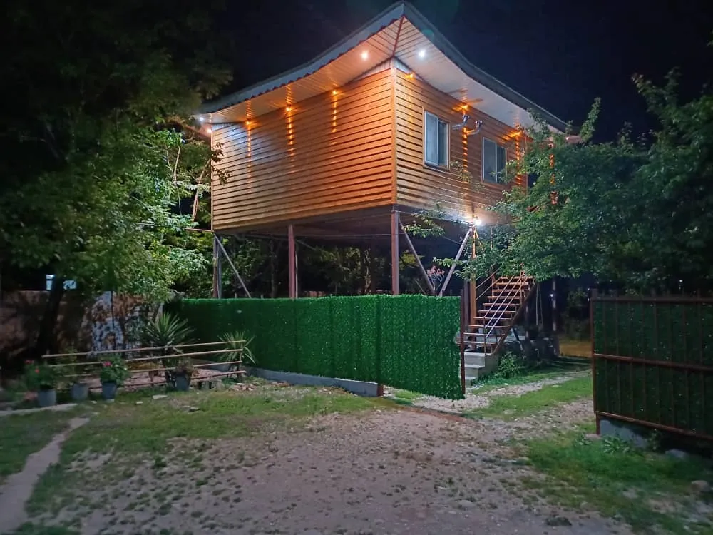 کلبه چوبی تراس دار ماسال