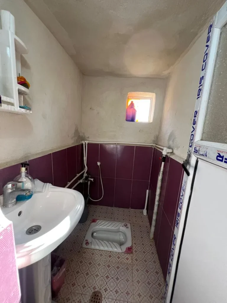 کلبه کاه گلی در سی دشت رودبار