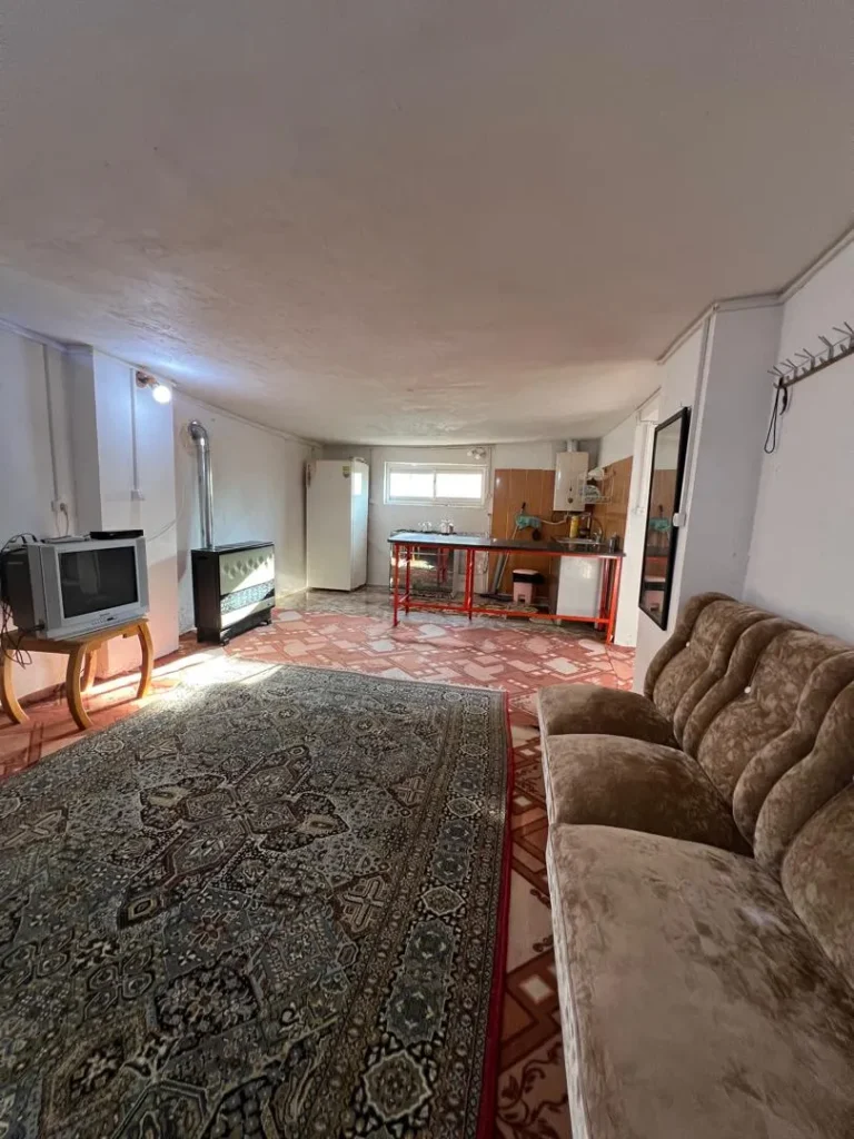 کلبه کاه گلی در سی دشت رودبار