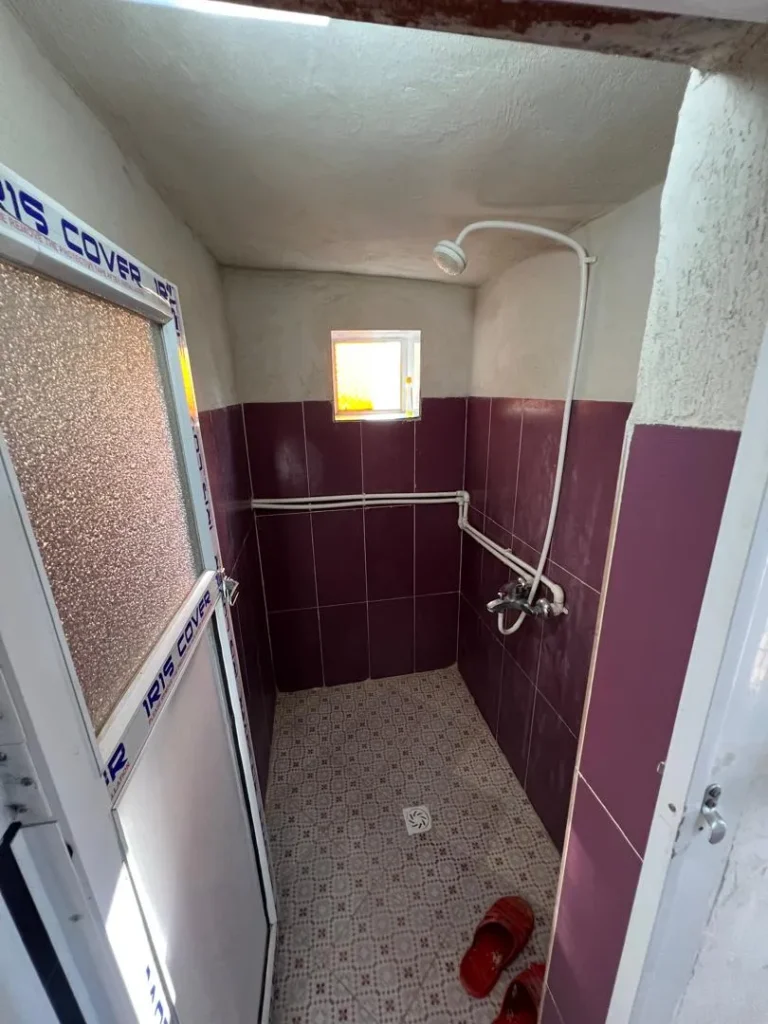 کلبه کاه گلی در سی دشت رودبار