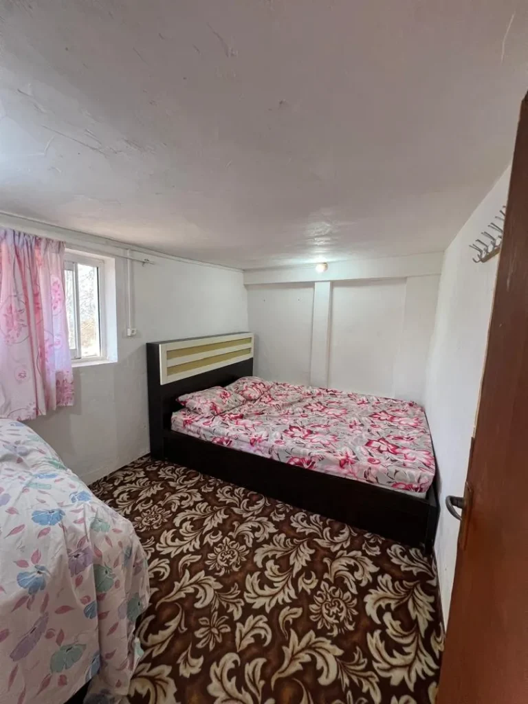 کلبه کاه گلی در سی دشت رودبار