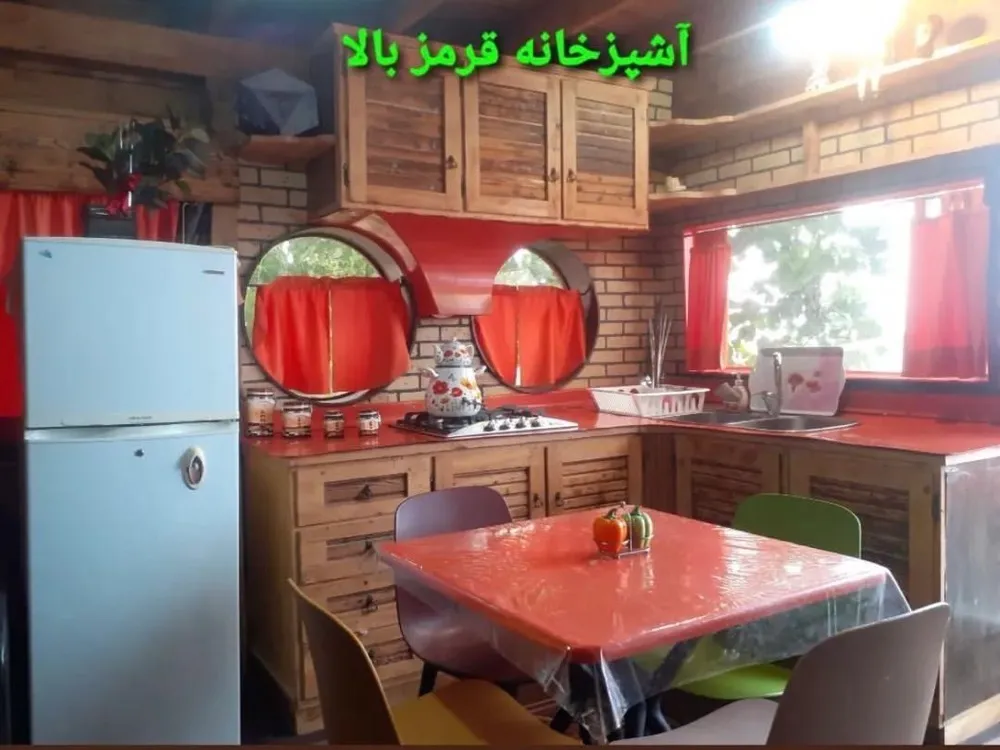 لنج قرمز انزلی