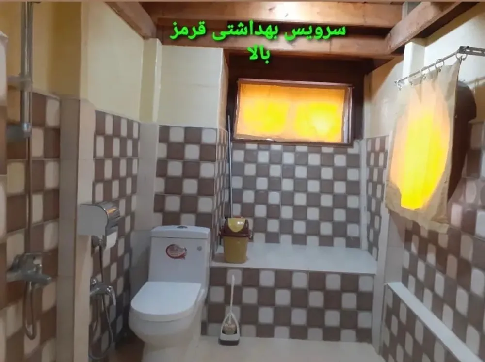 لنج قرمز انزلی