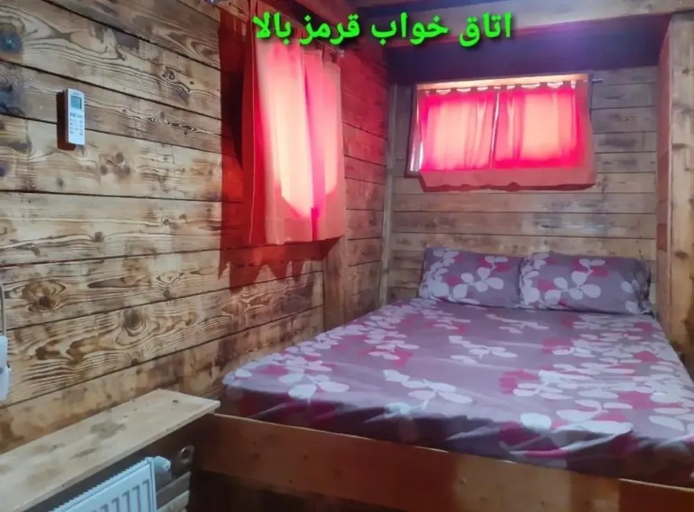 لنج قرمز انزلی