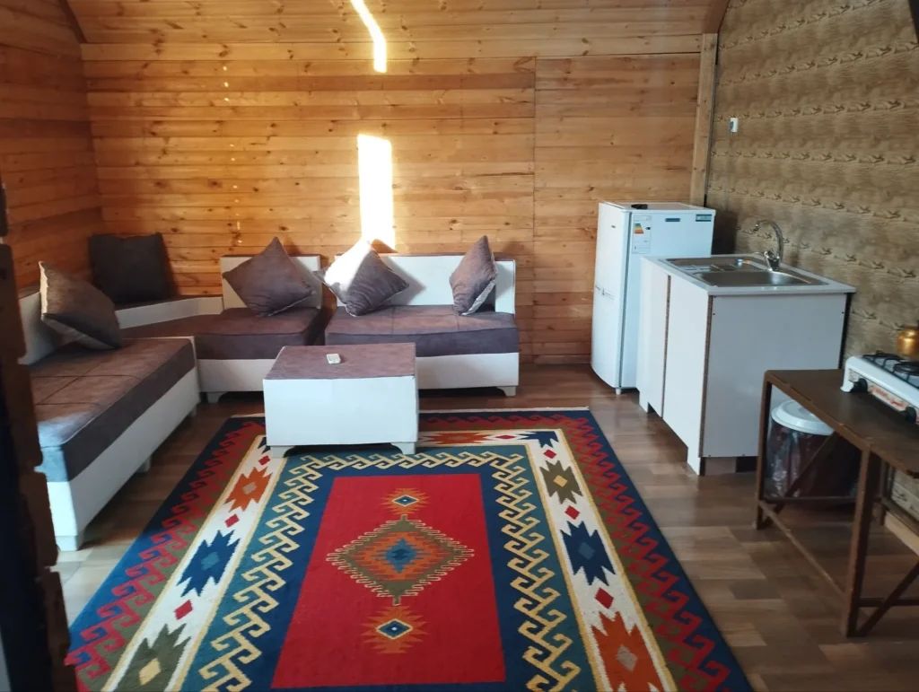 کلبه سویسی آقای مرادپور