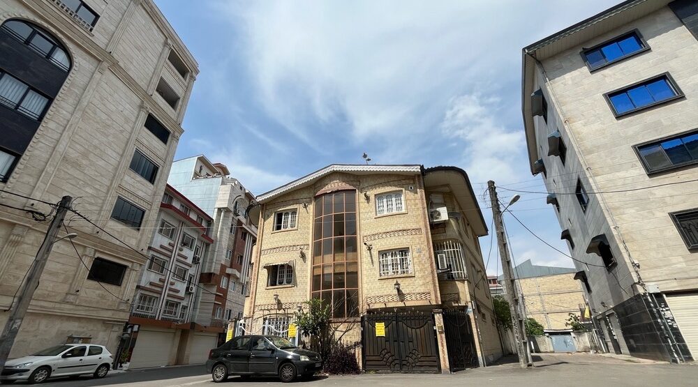 سوییت آقای قانع در رشت (گلسار)